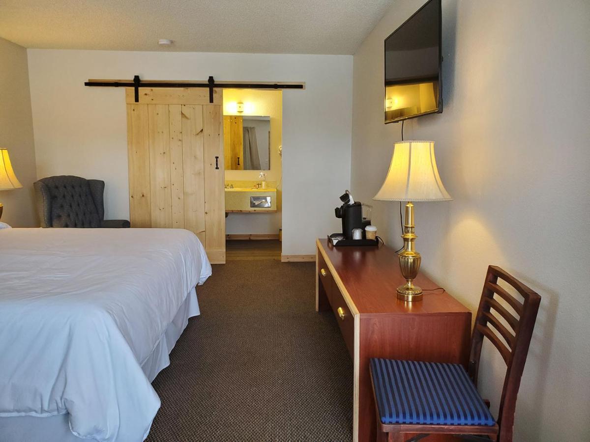 Warden Inn Deer Lodge Dış mekan fotoğraf
